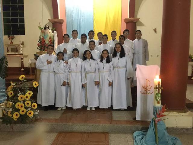 Grupo De Monaquillas