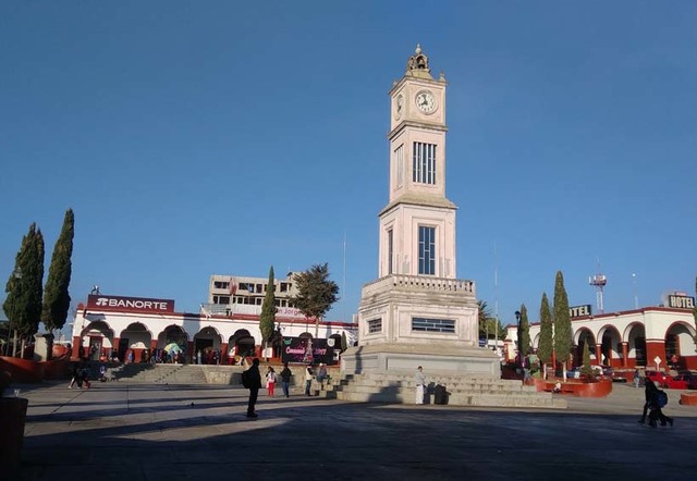 Naci en la ciudad de Tlaxiaco Oaxaca el 23 de septiembre de 1982