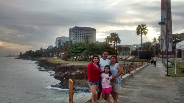 Viajo a República Dominicana para estar con mi papá y toda mi familia unos mese de las vacaciones