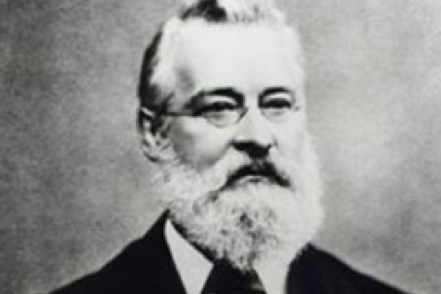 John Newlands propone la Ley de las Octavas.