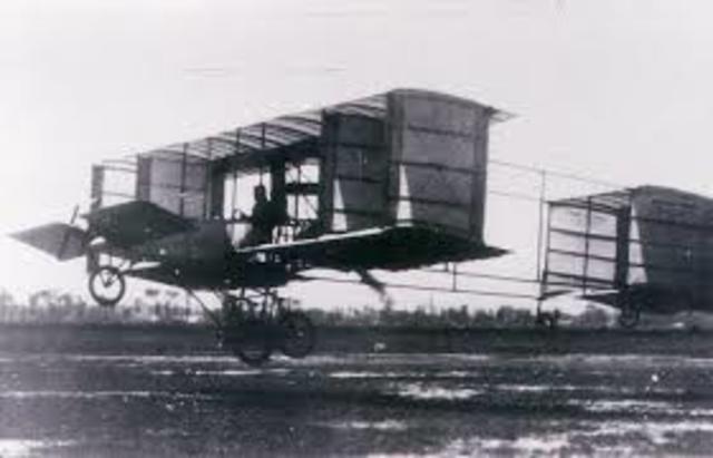 Primer vuelo de avión