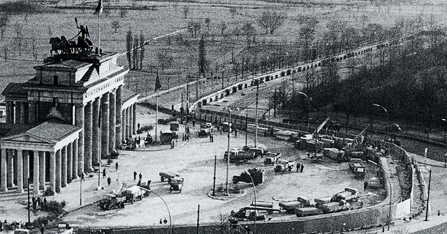 Creación del muro de Berlín 1961
