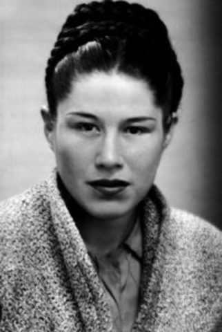 Hilda Mundy, Hilda Mundy, pseudónimo utilizado por Laura Villanueva Rocabado, (Oruro - Bolivia 1912- 1980) fue una escritora, poeta y periodista rebelde.