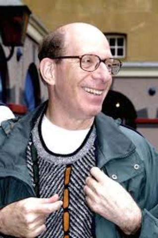 Andrew S. Tanenbaum escribió un libro sobre el diseño de S.O