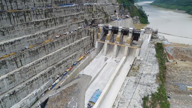 Crisis: Continúa viéndose como crisis ya que EPM intenta calmar al público pero de igual forma todo el mundo está a la espera de un nuevo desastre