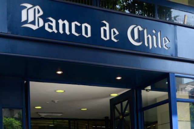 Se promulga la primera ley de bancos.