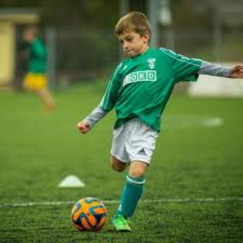 mi primera patada a un balon