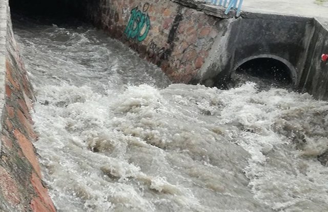 Analisis de frecuencias para los maximos de creciente por hazen