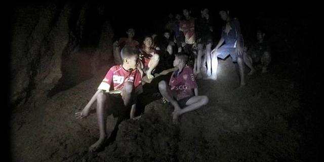 RESCATE DE NIÑOS EN CUEVA DE TAILANDIA