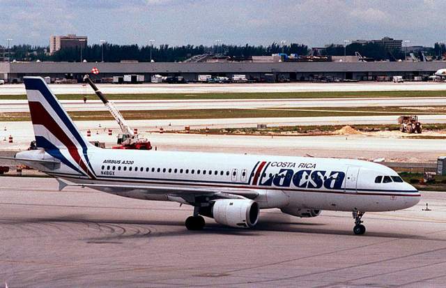 Lidera la consolidación de la industria aérea en la región a través de la aquisicion de operadoras como Lasca de Costa Rica