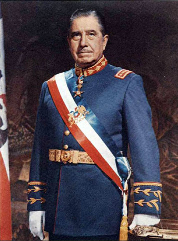 Augusto Pinochet es nombrado presidente de la República.