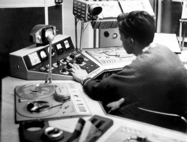 ESTACIÓN DE RADIO EN INTERNET POR TIEMPO COMPLETO.