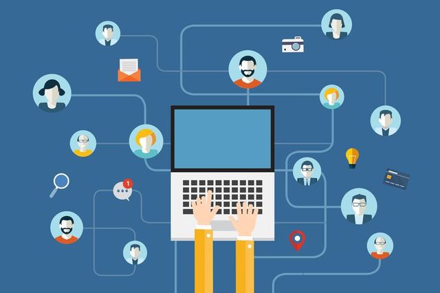 REDES SOCIALES creada por -  David Bohnett y John Rezner