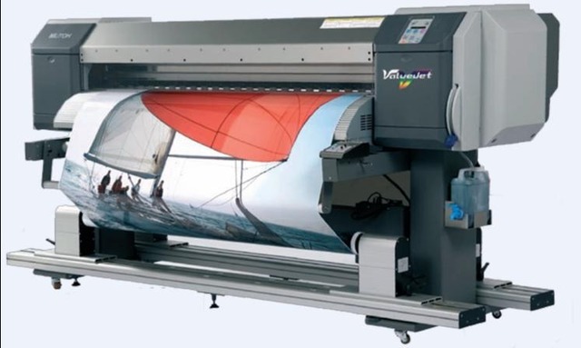 Primeras máquinas digitales para impresión de etiquetas