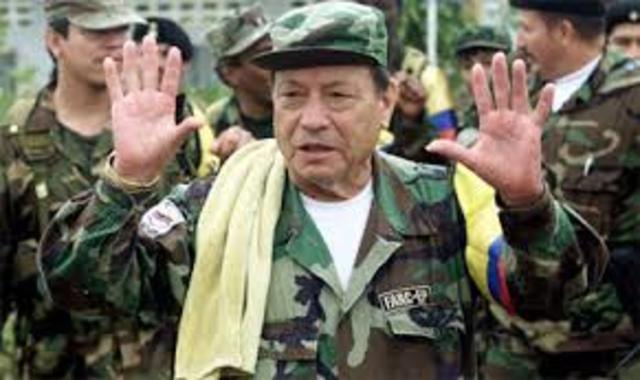 Andrés Pastrana, presidente electo, se entrevista con Pedro Antonio Marín (alias Manuel Marulanda Vélez o Tirofijo)