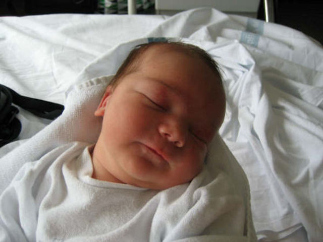 Nacimiento de Carlos Madrigal