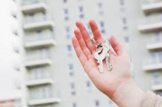 Mariana will be paying her new apartment