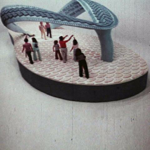 Comercial Havaianas gigante
