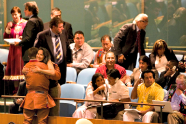 Se Declara la Década de Naciones Unidas Por los Derechos Humanos.