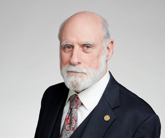 Nace la palabra Internet