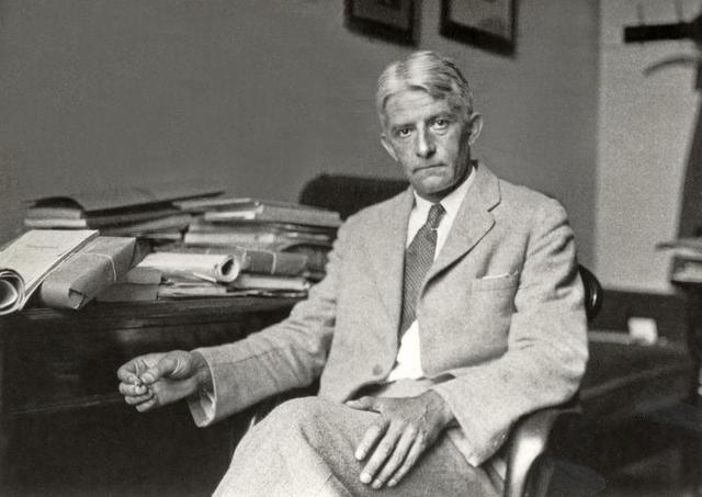 Kohler publica "Psicologia da Gestalt"