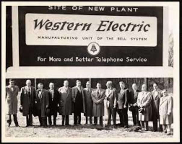 La compañía Western Electric crea un departamento de calidad