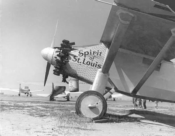 "The Spirit of St. Louis" lands in Paris