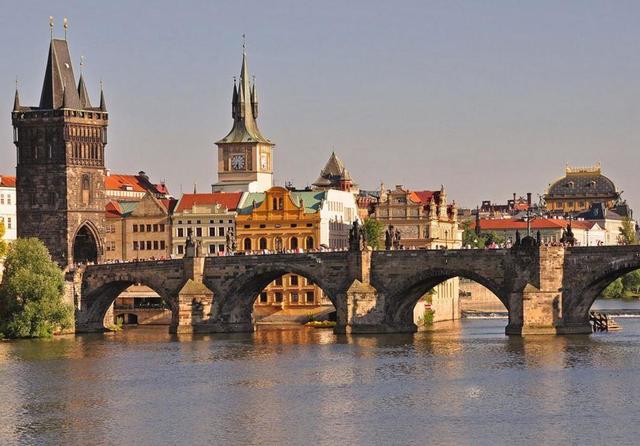 bridges of stone and wood arches