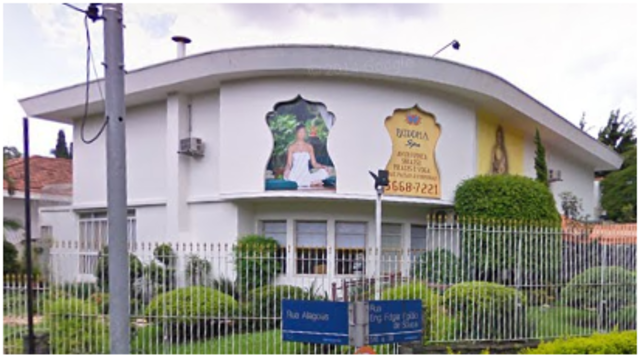 Abertura da primeira loja