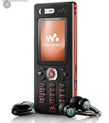 Primer Celu con cámara, auriculares e infrarrojo