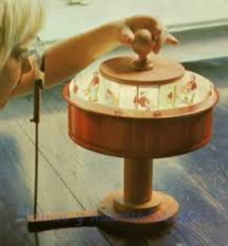 LA LLEGADA DEL CINETOSCOPIO