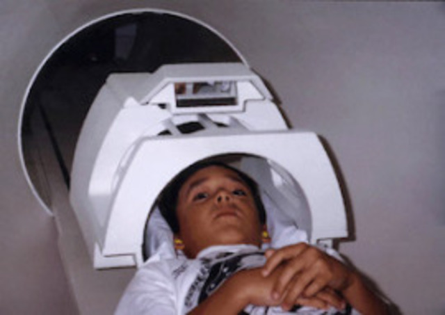 RAYMOND DAMADIAN, INVESTIGADOR PAUL LAUTERBUR, PETER MANSFIEL 1981. Resonancia Magnética Funcional RMN funcional (RMNf) – cerebro