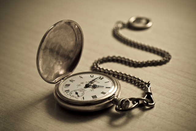 RELOJ DE CUERDA (Creación)