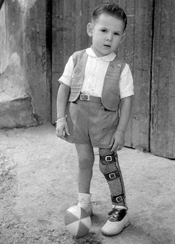 Se desarrolla la vacuna contra la Poliomielitis.