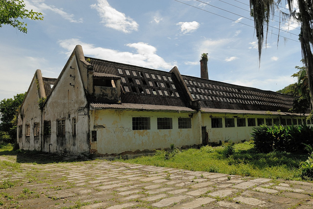 fundación de la FABRICA DE HILADOS  Y TEJIDOS  en San José de Suaita, Santander.