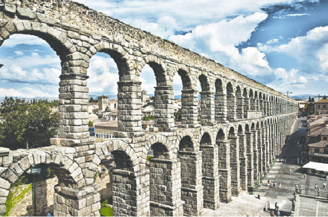 Construcción de drenajes y acueductos para evitar enfermedades.