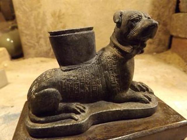 se aceptaba que la diosa-perra Nin-isina protegía a las personas con rabia.