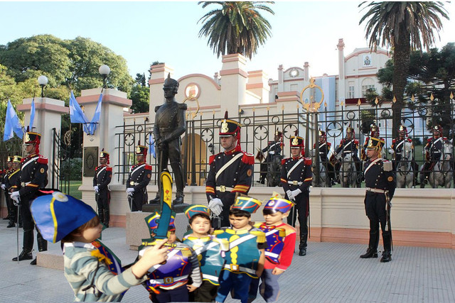 Creación del Regimiento de Granaderos a Caballo