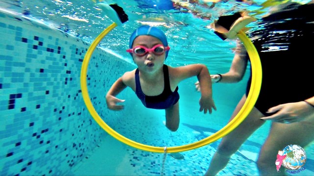 prima lezione di nuoto