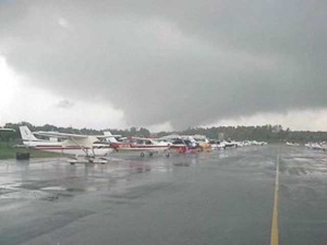 OLEADA DE TORNADO DE MARYLAND, VIRGINIA Y WASHINGTON  D. C.