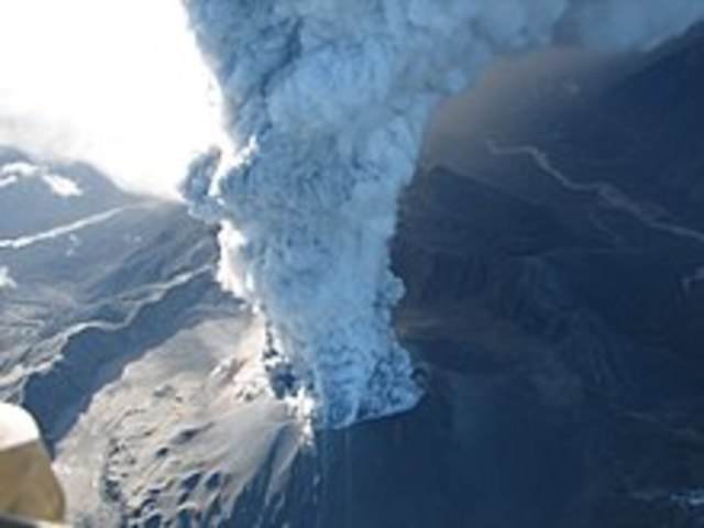 ERUPCIÓN DEL VOLCÁN CHAITEN