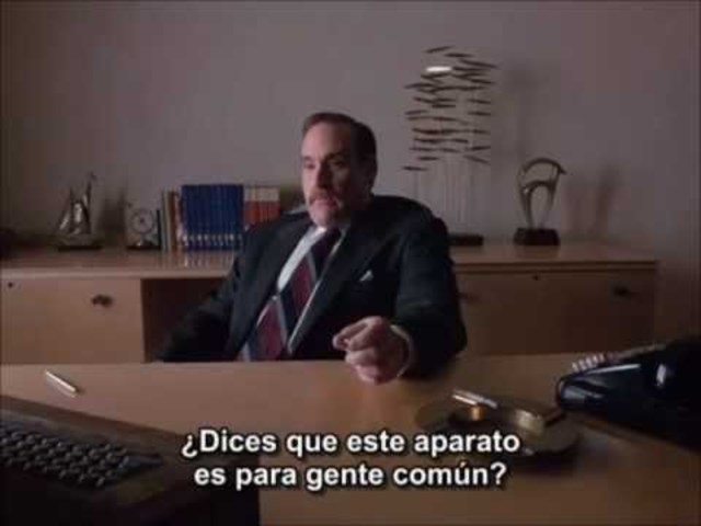 GATES Y JOBS INTENTAN PRESENTAR SU ORDENADOR