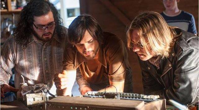 STEVE JOBS CREA UN SISTEMA PARA SU COMPUTADORA