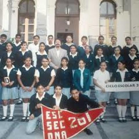 VOY A MITAD DE LA SECUNDARIA