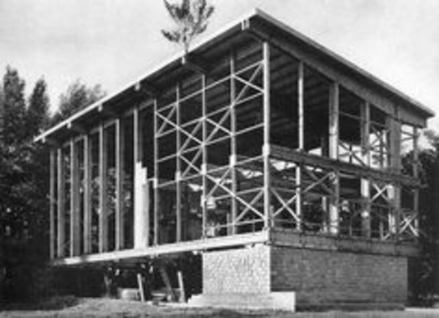 L'Ecole Spéciale des Trabaux Publics du Bâtment et de l'Insdustrie