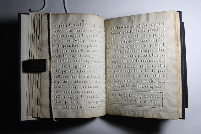 BRAILLE / LOUIS BRAILLE