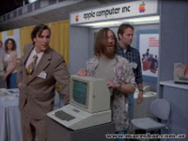 el mundo conoce las primeras PC de Apple.