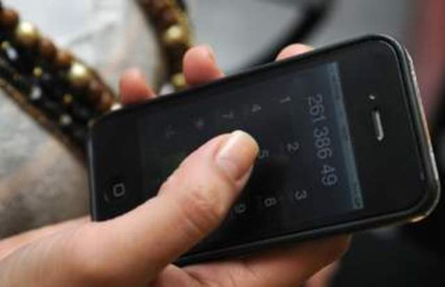 Compre mi celular moderno y pude actualizarme con whatsapp y facebook