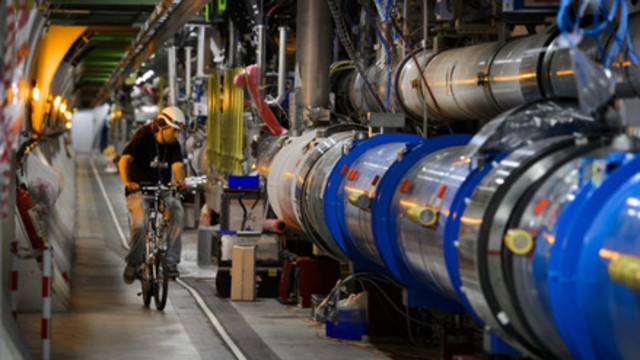 COLISIONADOR DE HADRONES