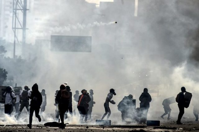 Protestas populares, primer estudiante asesinado